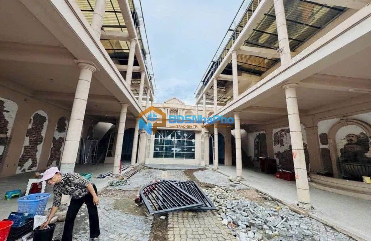 2 Mặt tiền 375 Trần Hưng Đạo phong cách phương tây - Ảnh 2