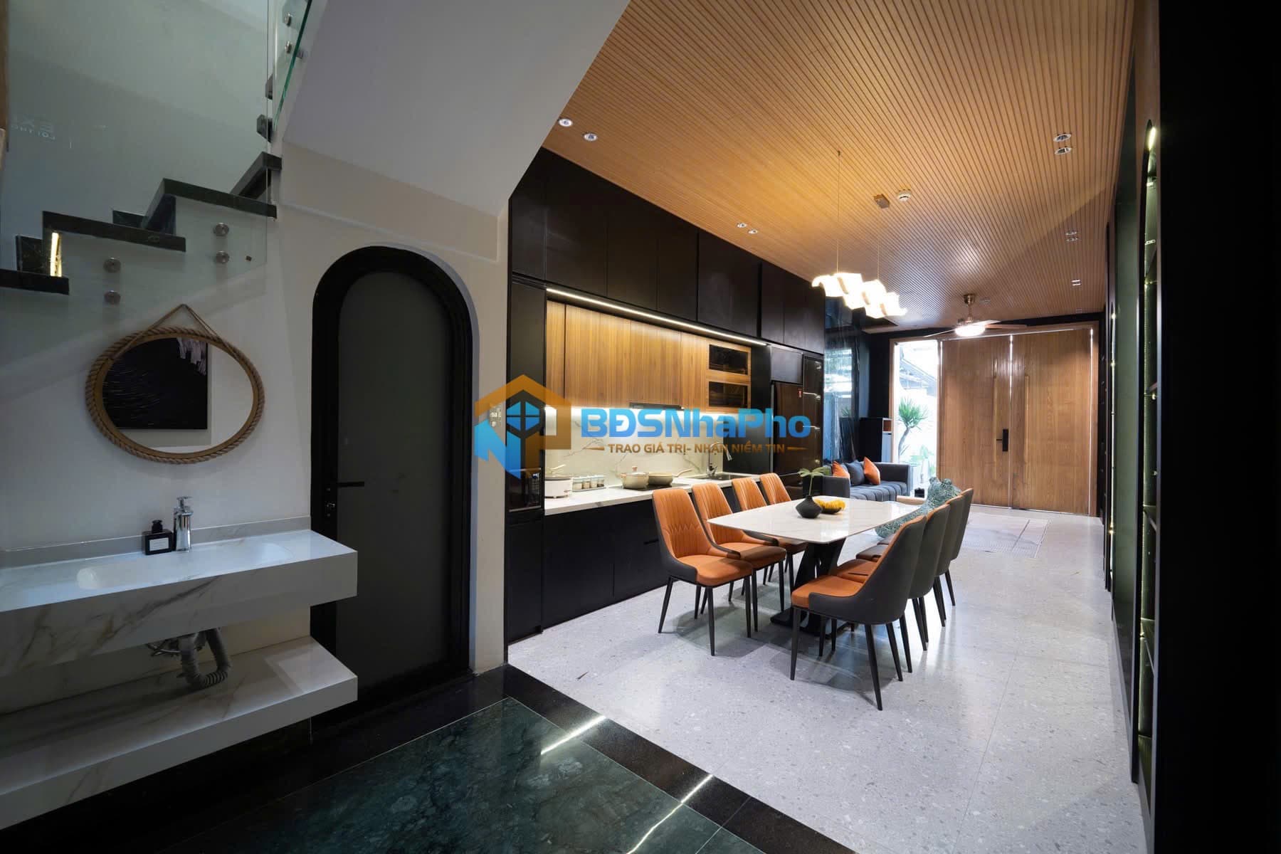 CHO THUÊ NGUYÊN CĂN VILLA NGAY CẦU RỒNG - Ảnh 3