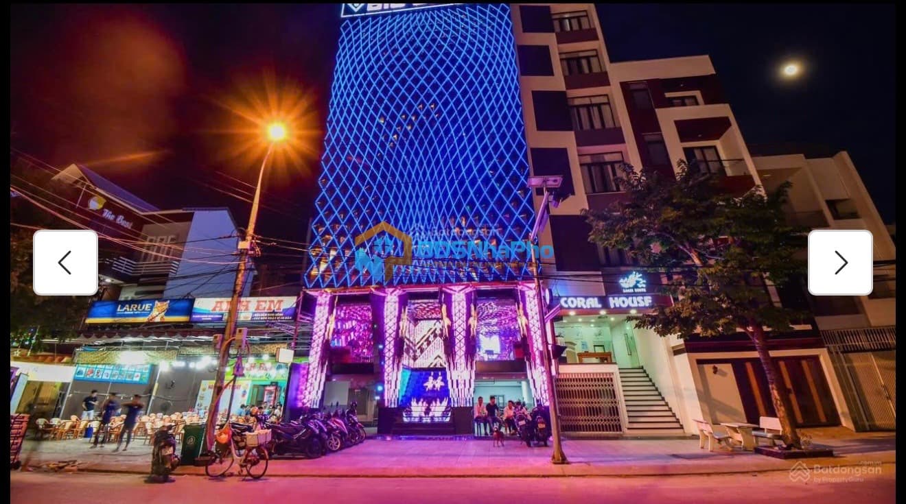 Chính chủ cho thuê nhà mặt tiền đường Chính Hữu, khu Phạm Văn Đồng, gần biển Đà Nẵng. Sẵn Karaoke xịn - Ảnh 1