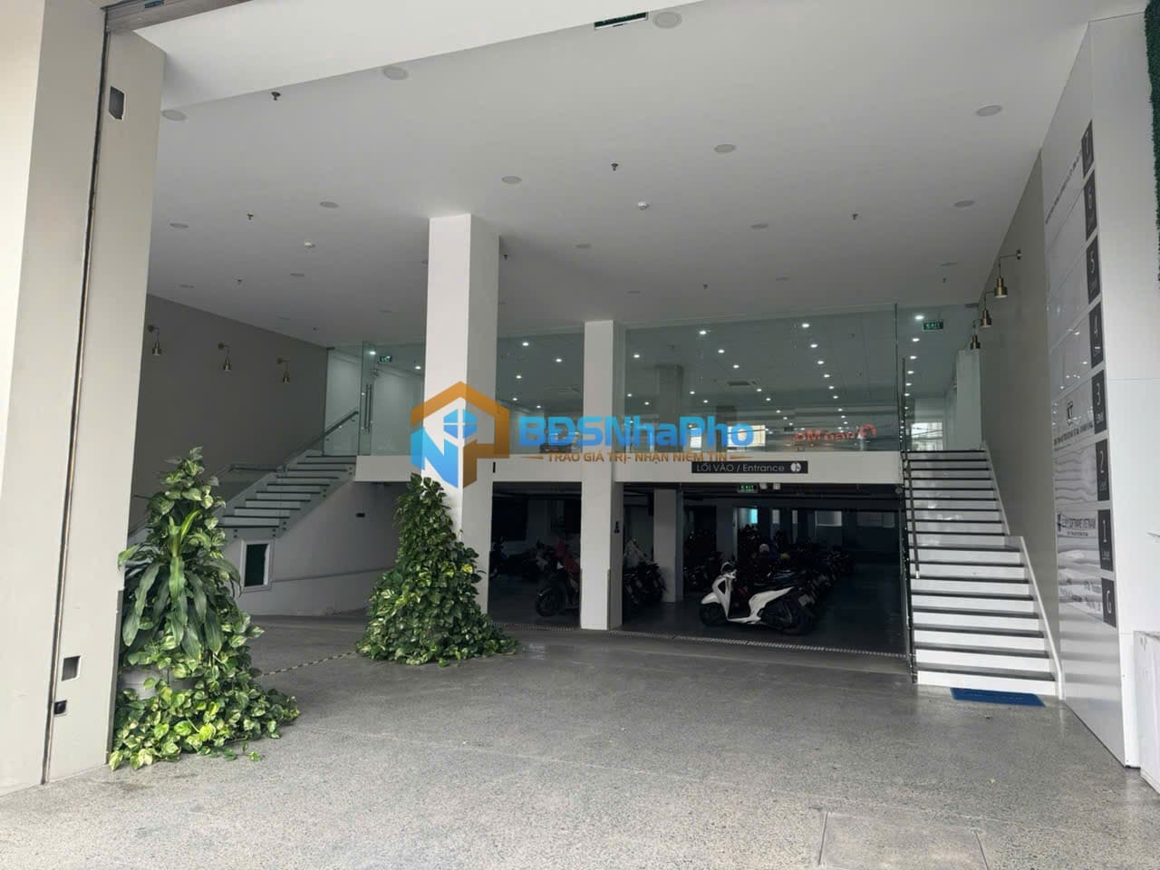 Mặt bằng văn phòng tầng lửng đường Núi Thành - ngang 10m - Ảnh 1