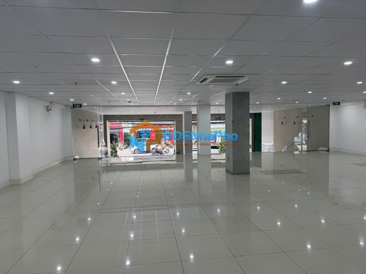 Mặt bằng văn phòng tầng lửng đường Núi Thành - ngang 10m - Ảnh 2