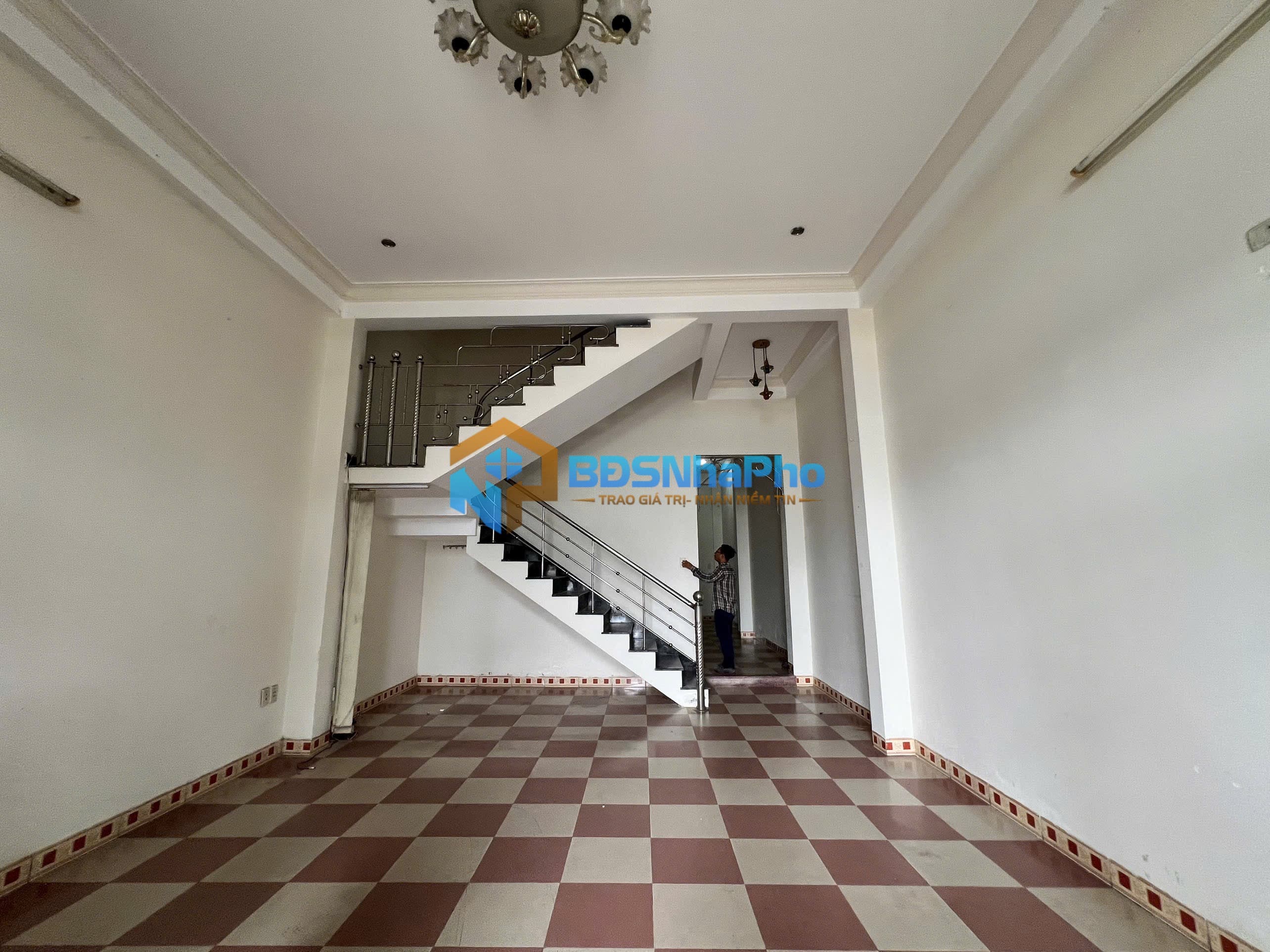 Cho thuê nhà 3 tầng đường Trần Hưng Đạo - Ảnh 2